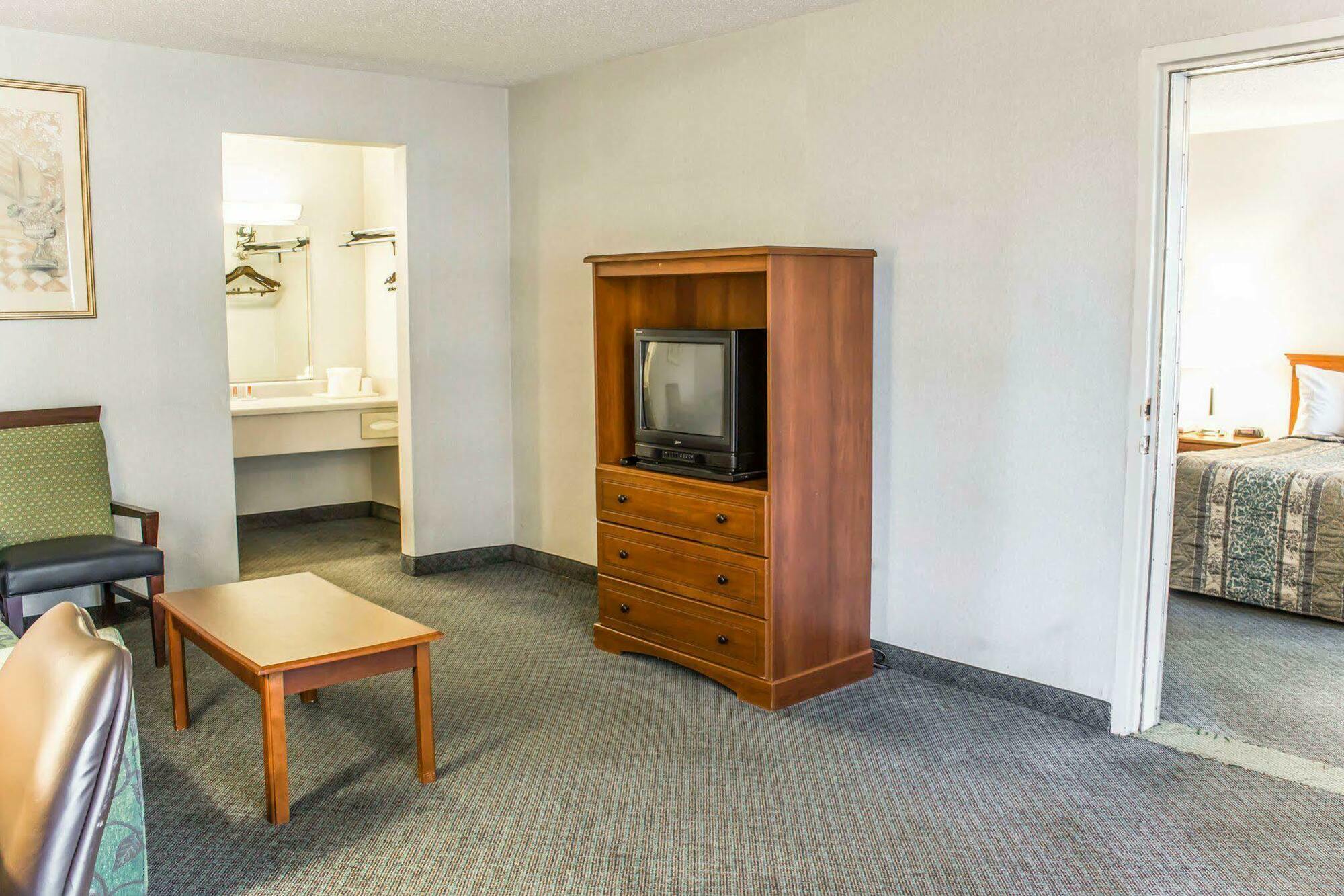 Dayspring Extended Stay Greensboro Luaran gambar